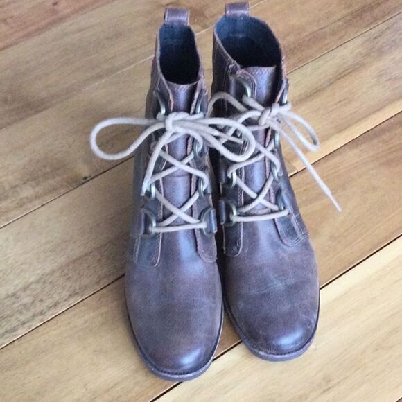 Sorel lug sole boots - Picture 1 of 6